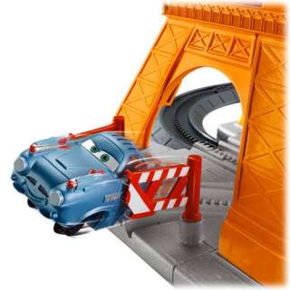 Recreate the excitment of Cars 2 with this fun play set.