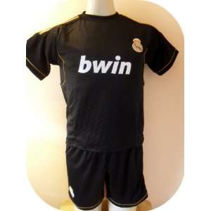   SOCCER YOUTH SMALL JERSEY & SHORT (FOR 9 TO 10 YEARS OLD) .NEW.BLACK