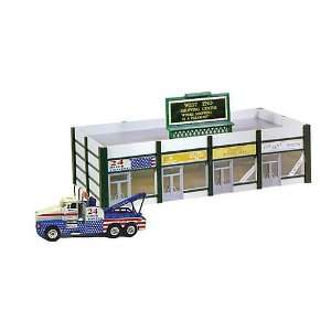  HO B/U WestEnd Shopping Center w/Truck, Lighted Toys 