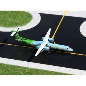  Gemini Flybe DASH84000 Carbon Offset Livery Toys & Games