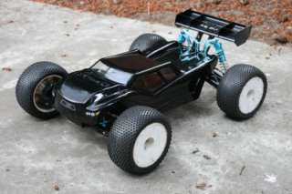 Losi 8ight T 2.0 Truggy Brushless Roller Eight   NICE  