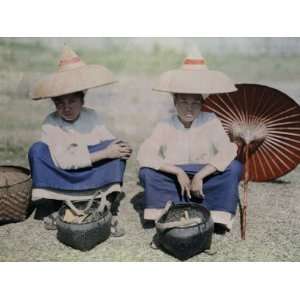  Khun Women Wear Sun Hats on Top of their Turbans Stretched 
