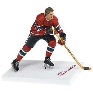  NHL Legends Series 3 Figure Pete Mahovlich   Red Jersey Toys & Games