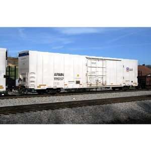  N Trinity 64 Reefer, UP/ARMN #111057 Toys & Games