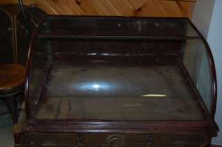 ANTIQUE CURVED GLASS COUNTER TOP DISPLAY CASE  