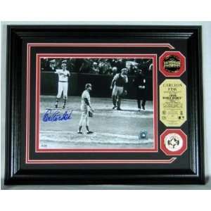 Carlton Fisk 1975 World Series Hr Autographed Photomint W/ 2 24Kt Gold 
