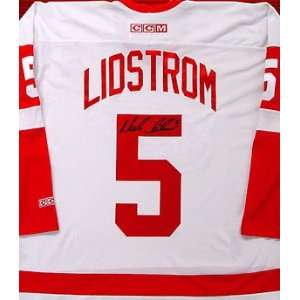 Nicklas Lidstrom Memorabilia Signed Replica Hockey Jersey  