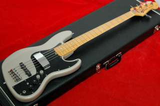   Fender ® Marcus Miller Jazz Bass, J Bass, V, Shoreline Gold  