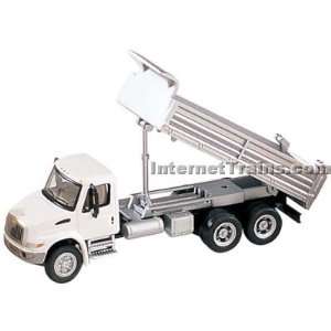   4300 3 Axle Heavy Duty Dump Truck   White/Silver Toys & Games