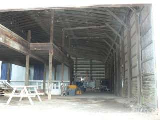HUGE Pole Barn   Metal Sides   Approx 100 x 80  