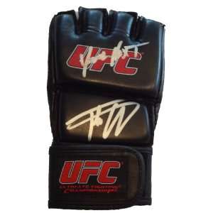  UFC Fight Glove W/PROOF, Picture of Tito Signing For Us. UFC 