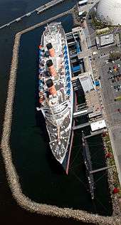 Overhead view of RMS Queen Mary docked at Long Beach in 2008