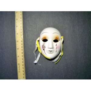  Ceramic Mini Mardi Gras Face Mask for Wall   201 B 