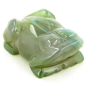  Good Luck Talisman Frog Totem in Green Agate Gemstone 
