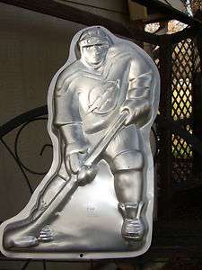 Wilton Hockey Player Cake Mold Retired 1998 item 2105 724 New No 