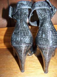 Womens PALOVIO size 8.5 reptile design 3.5 heels black buckle ankle 