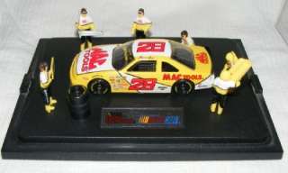 1992 NASCAR RACING CHAMPIONS MAC TOOLS # 28 & PIT CREW  