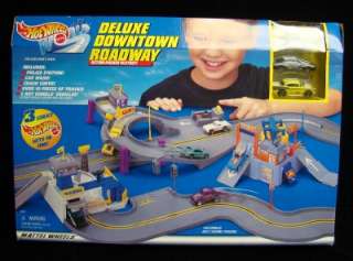 Hot Wheels DELUXE DOWNTOWN ROADWAY PLAY SET Play Track NIB  