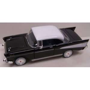  Motormax 1/24 Scale Diecast 1957 Chevy Bel Air in Color 