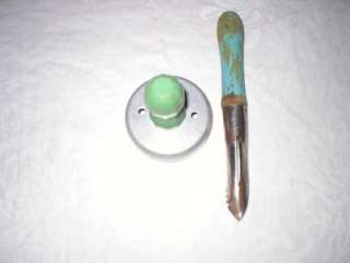 Green/Blue Handled Donut Maker & Vegetable Peeler   (2)  