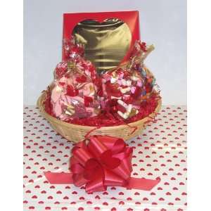 Scotts Cakes Large Valentine Classic Candy Basket no Handle Heart 