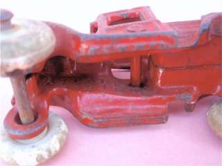 AN ANTIQUE CAST IRON TOY TOW TRUCK STAMPED ARCADE IN GOOD ALL ORIGINAL 