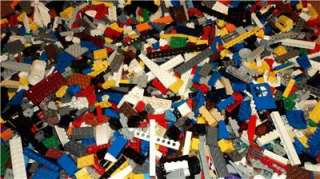 200 PIECES OF LEGOS / HUGE BULK LOT / MIXED LEGO BLOCKS  