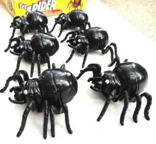 vintage 6 WIND UP CRAWLING SPIDERS w/DISPLAY BOX ~NOS  