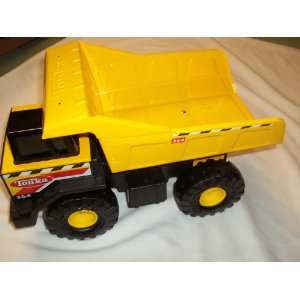    Tonka Classic Dump Truck   Brand New   tonka quality Toys & Games